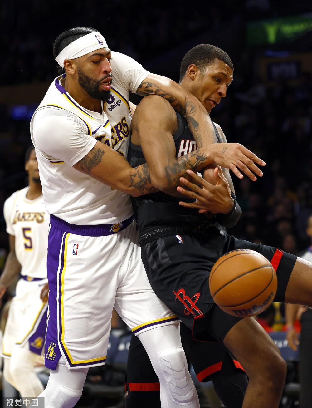 坚定不移地 坚定不移地